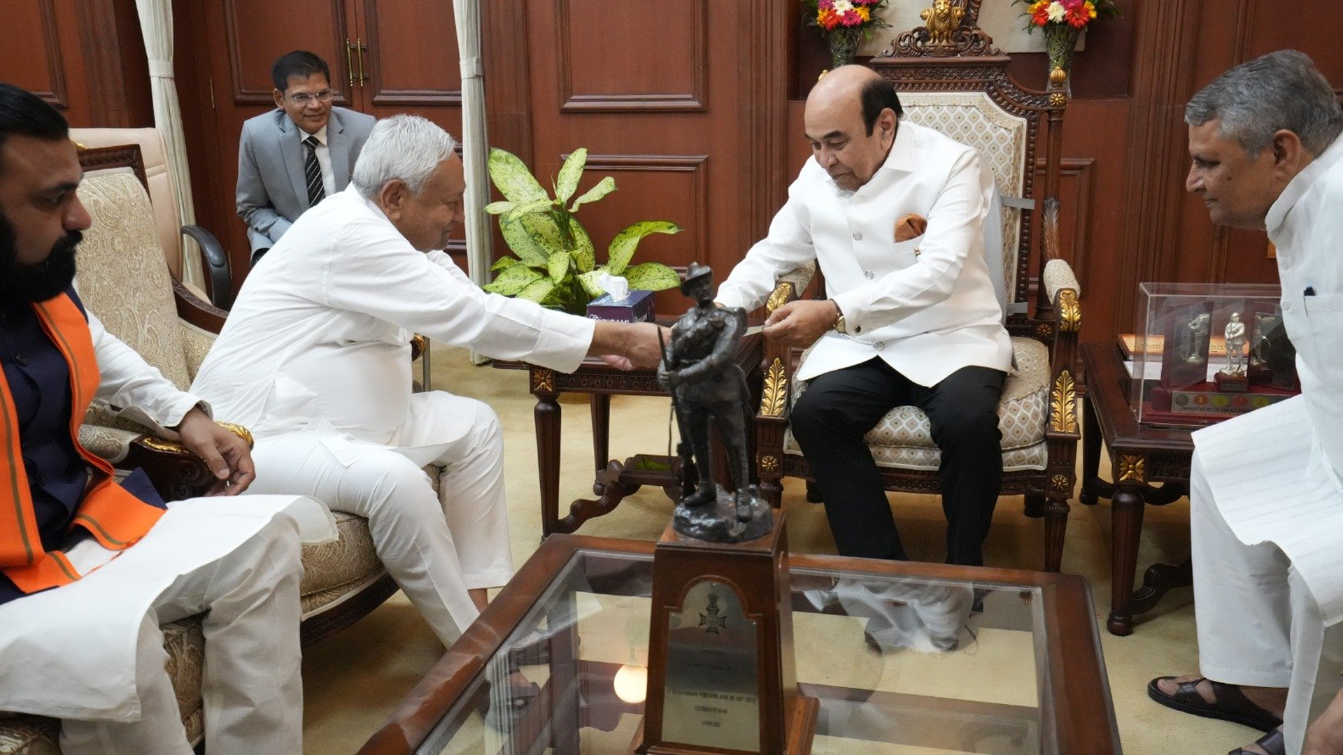 بہار کے وزیر اعلیٰ نتیش کمار نے اپنے عہدے سے استعفیٰ دے دیا