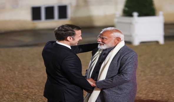 میکرون نے ایلیزے پیلس میں مودی کا کیا پرتپاک استقبال