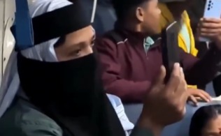 ٹرین میں مسلم خاتون کو ’’وندے ماترم‘‘ پڑھنے پر دباؤ، انکار پر دھمکی