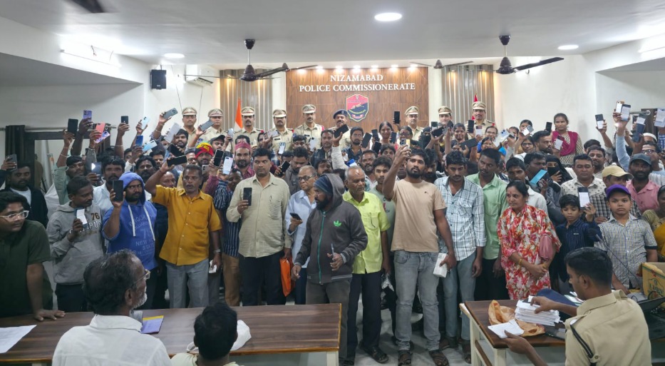 نظام آباد میں 170 چوری شدہ اور گمشدہ موبائل فونز مالکان کے حوال