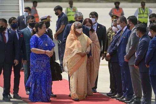 بنگلہ دیش کی وزیر اعظم شیخ حسینہ دہلی پہنچیں