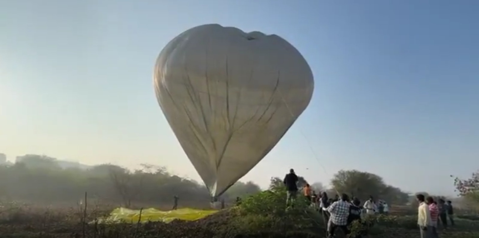 ابراہیم باغ کے قریب ہاٹ ایئر بیلون میں فنی خرابی، ہنگامی لینڈنگ