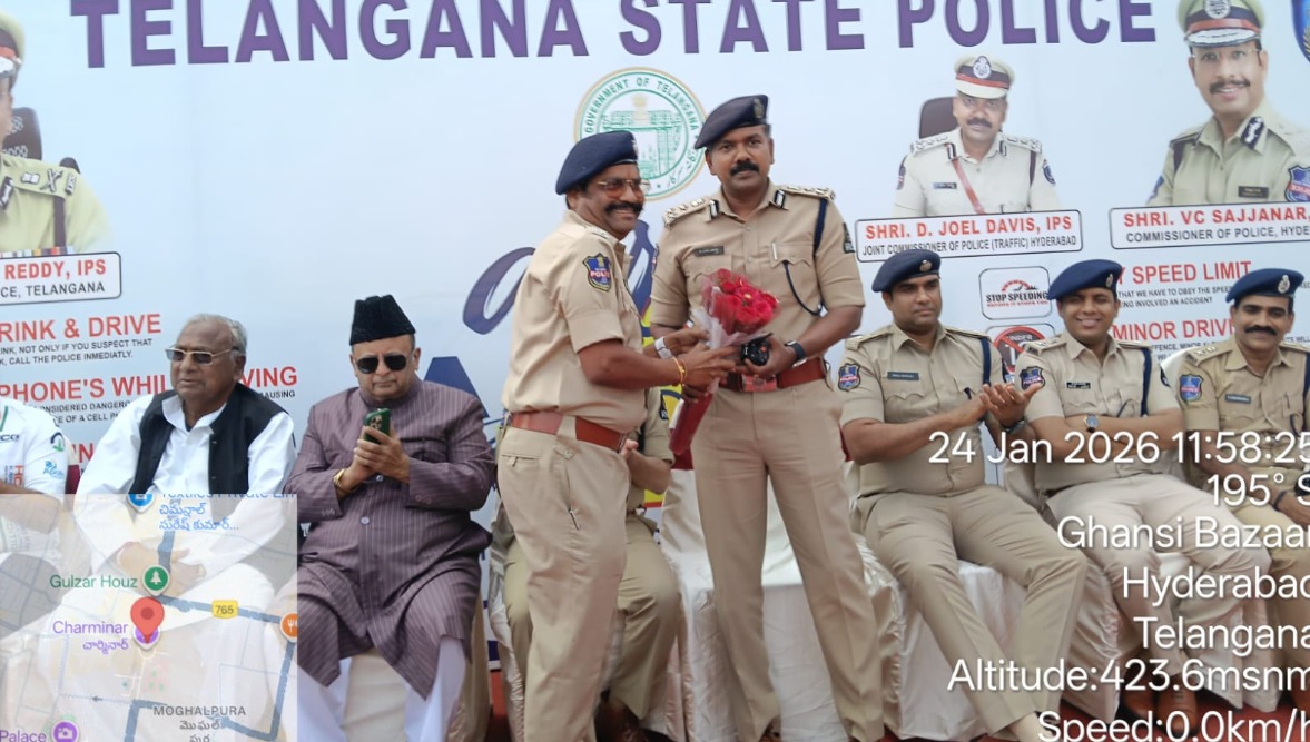 چارمینار میں حیدرآباد ٹریفک پولیس کا خصوصی ٹریفک آگاہی پروگرام