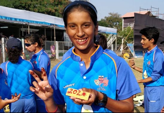 انڈر-19 میچ میں ممبئی کی لڑکی نے بنائی ڈبل سنچری