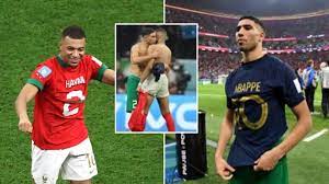 فرانس کے Mbappé نے WC فائنل میں پہنچنے کے بعد مراکش کے حکیمی کے ساتھ شرٹ کا تبادلہ کیا