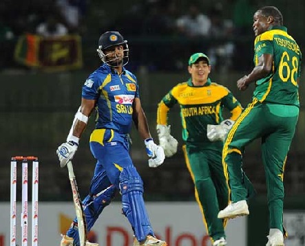 سری لنکا اور جنوبی افریقہ کے درمیان تیسرا میچ اتوار کو