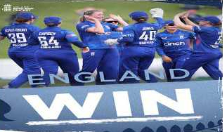انگلینڈ کی خاتون ٹیم نے ون ڈے میچ میں نیوزی لینڈ کو 56 رنوں سے دی شکست