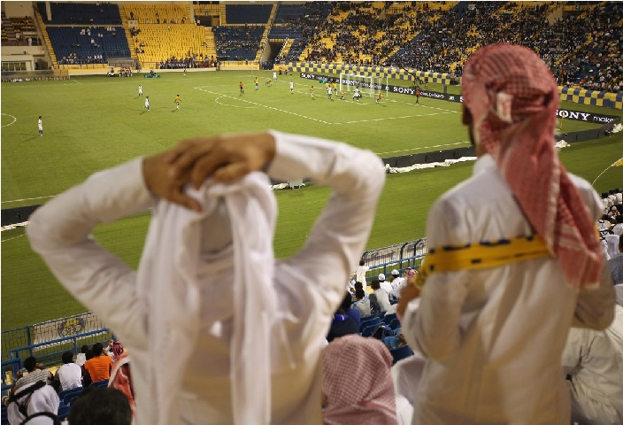 فٹ بال ورلڈ کپ کے دوران قطر میں شراب پینے کی اجازت دینے پر غور