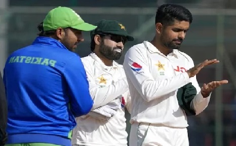 پاکستان نے آسٹریلیا کے خلاف دوسرے ٹیسٹ کے لیے 12 رکنی اسکواڈ کا اعلان کیا