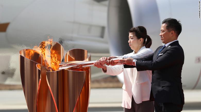ٹوکیو میں اولمپک مشعل کی آمدپرجشن