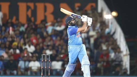 ہندوستان بمقابلہ آسٹریلیا دوسرا T20I جھلکیاں: روہت شرما کی قیادت میں ہندوستان کو 8 اوور کے ہیٹاتھن میں چھ وکٹ سے جیت