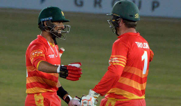 زمبابوے نے پاکستان کو سپر اوور میں شکست دی