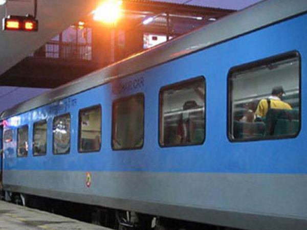 ناگپور سے حیدرآباد کا سفر اب 3 گھنٹے میں :ریلوے کی نئی سیمی ہائی سپیڈ ٹرین
