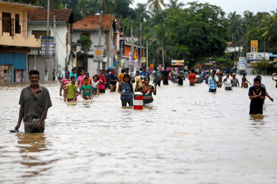 سری لنکا میں ر احت اور بچاومہم میں ہندستانی بحریہ مصروف