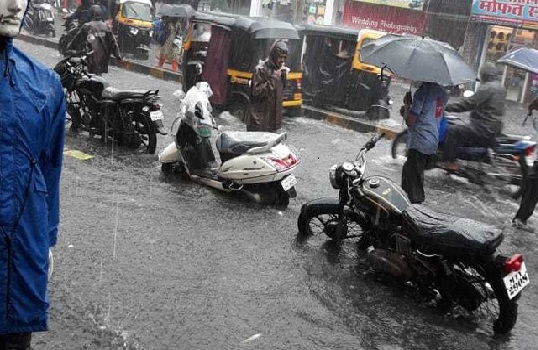 ممبئی میں آفت کی بارش سے لوگوں کا جینا مشکل، اگلے 5 دنوں کے لیے الرٹ جاری