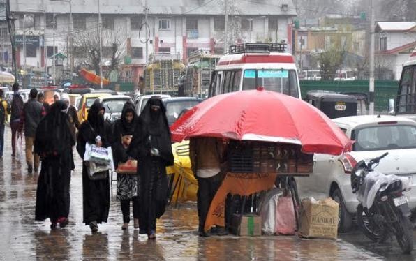 جموں وکشمیر میں بارشوں کی پیش گوئی، لوگوں کو جھلسانے والی گرمی سے راحت نصیب ہونے کا امکان