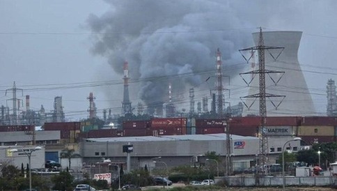 ایرانی حملہ: حیفہ میں اسرائیل کی بڑی آئل ریفائنری کو نشانہ، دھماکوں کی اطلاعات