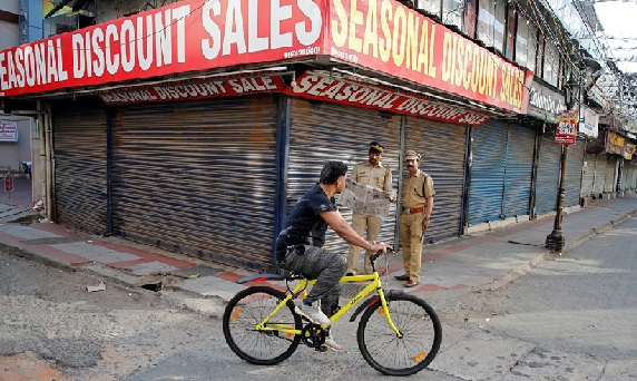 سبری مالا میں خواتین کے داخلے کے خلاف ہڑتال کے دوران پتھراؤ، عام زندگی متاثر