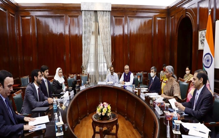 یو اے ای کے اقتصادی امور کے وزیر نے سیتا رمن سے ملاقات کی