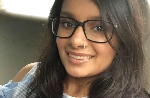 ممبئی ایئر پورٹ اسٹاف نے کی معذور لڑکی زبردستی چیکنگ