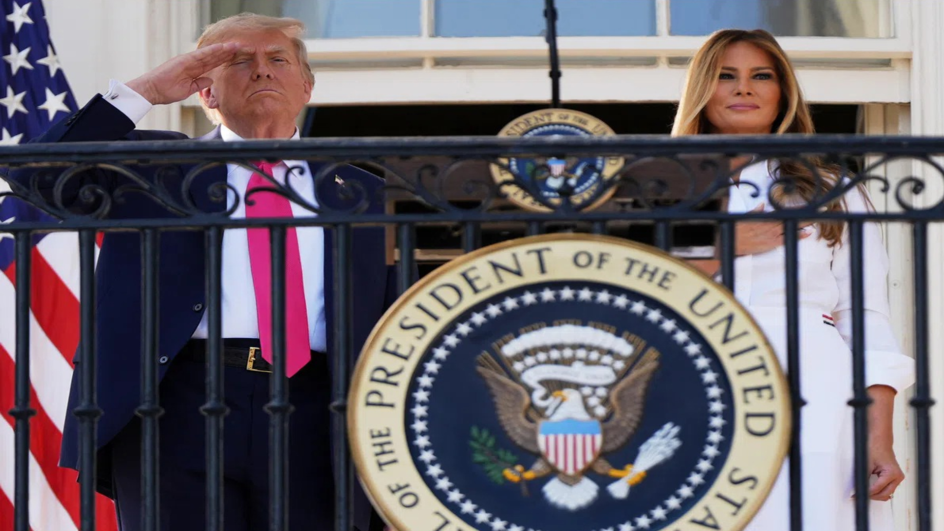 ڈونلڈ ٹرمپ اور میلانیا ٹرمپ نے امریکی عوام کو عیدالفطر کی مبارکباد دی