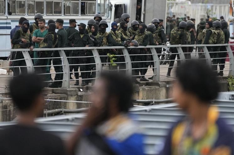 سری لنکا: سیکیورٹی فورسز نے حکومت مخالف مظاہرین کا صفایا کرنا شروع کردیا