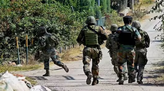 جموں و کشمیر : سرنکوٹ علاقے میں سیکورٹی فورسز اور ملی منٹوں کے درمیان فائرنگ کا تبادلہ، آپریشن جاری فوج 