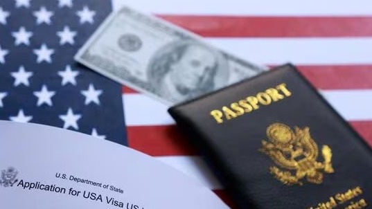 امریکہ نے غیر ملکی کارکنوں کے ورک پرمٹ کی خودکار توسیع ختم کر دی