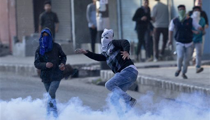 کشمیر میں سیکورٹی فورسز کی فائرنگ میں ایک کی موت، 4 زخمی