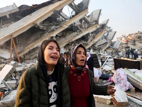 ترکی میں زلزلہ: ہلاکتوں کی تعداد 3381 ہوئی