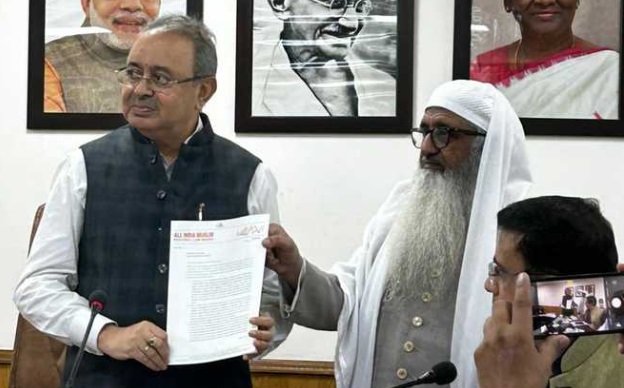 کوئی ایسا قانون مسلط نہ کیا جائے جو ہندوستانی مسلمانوں کی مرضی کے خلاف ہو: مسلم پرسنل لا بورڈکی لا کمیشن سے اپیل