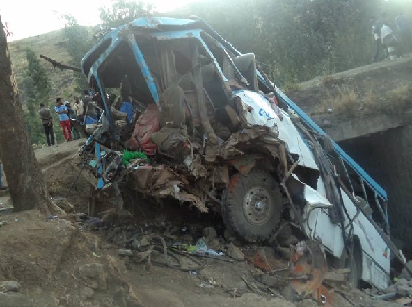 ایتھوپیا میں بس پہاڑ سے نیچے گری، 38 افراد ہلاک