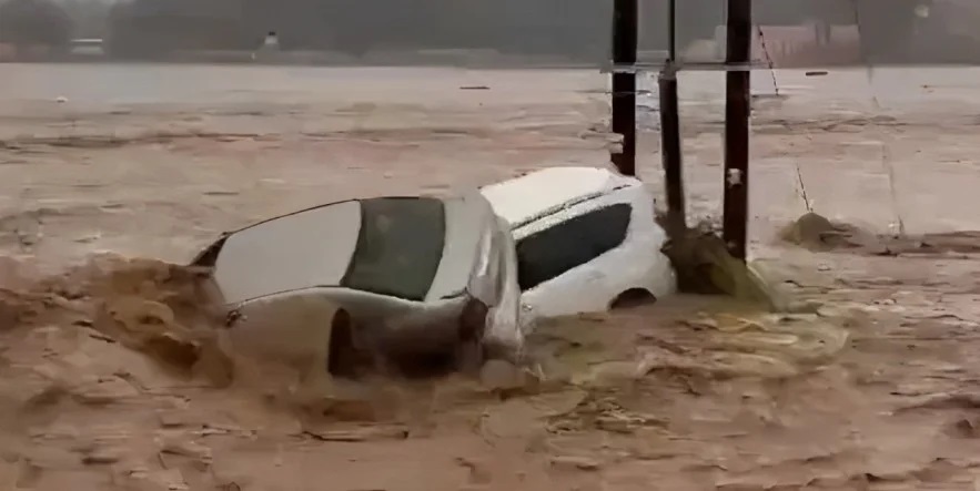 عمان میں سیلاب کے باعث 17 افراد ہلاک ہو گئے