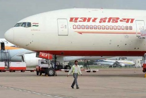 ایئر انڈیا کی ایئر ہوسٹس نے سینئر آفیسر پر جنسی استحصال کا الزام لگایا