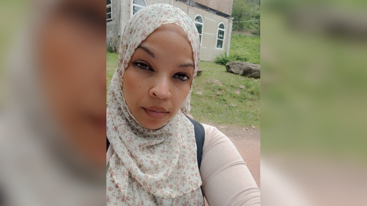 مسلمان خاتون نے ردرفورڈ کاؤنٹی شیرف کے دفتر پر مقدمہ دائر کر دیا جب اسے مگ شاٹ کے لیے حجاب اتارنے کو کہا گیا