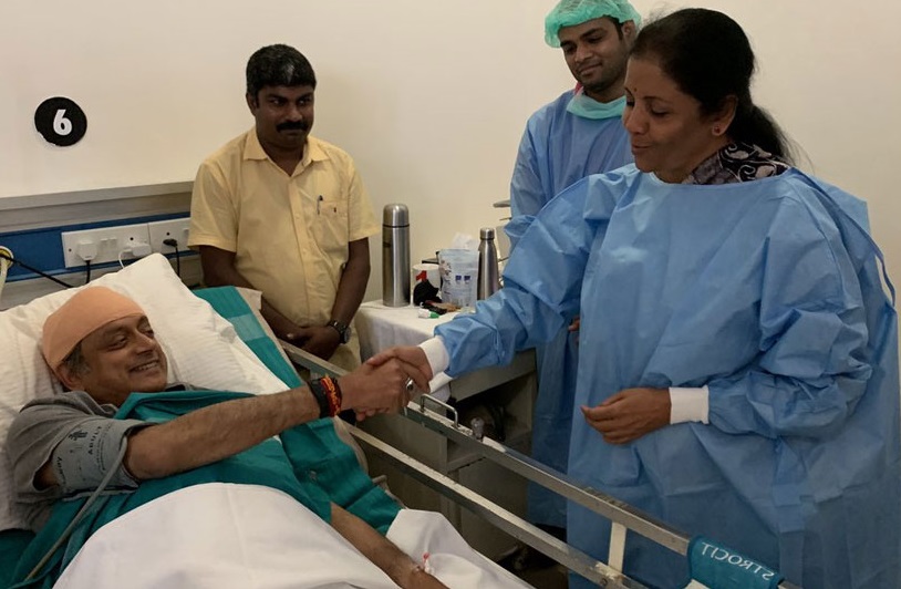 سیتا رمن نے اسپتال جاکر تھرور کی عیادت کی