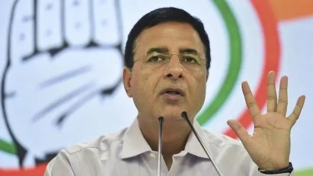 موبائل کمپنیوں کے فون کال ریٹ بڑھانے کے من مانی فیصلے پر مودی جواب دیں: کانگریس