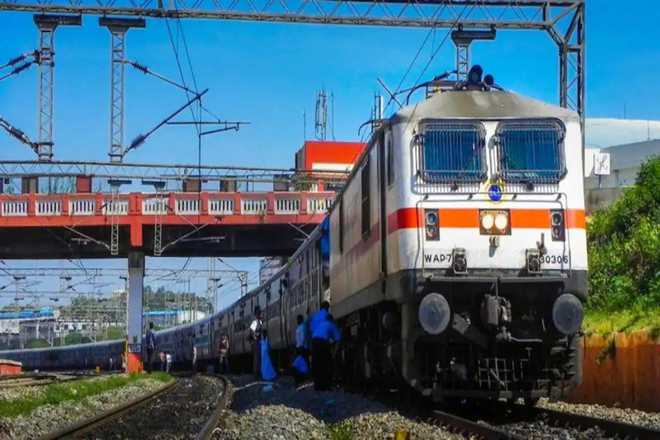 دو ہزار کلومیٹر ریل روٹ آرمر سے لیس ہوگا، بنیں گی 400 نئی وندے بھارت ٹرینیں