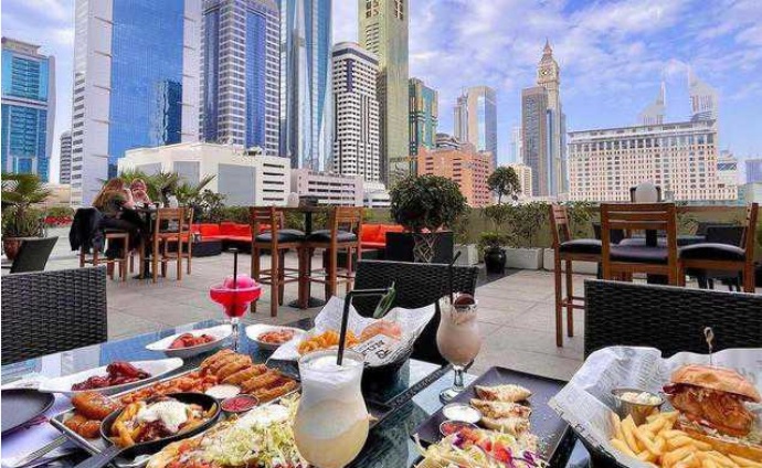 رمضان میں دبئی میں ریستورانوں کیلئے ضابطے تبدیل، روزے کے اوقات میں صارفین کو کھانا دینے کی اجازت