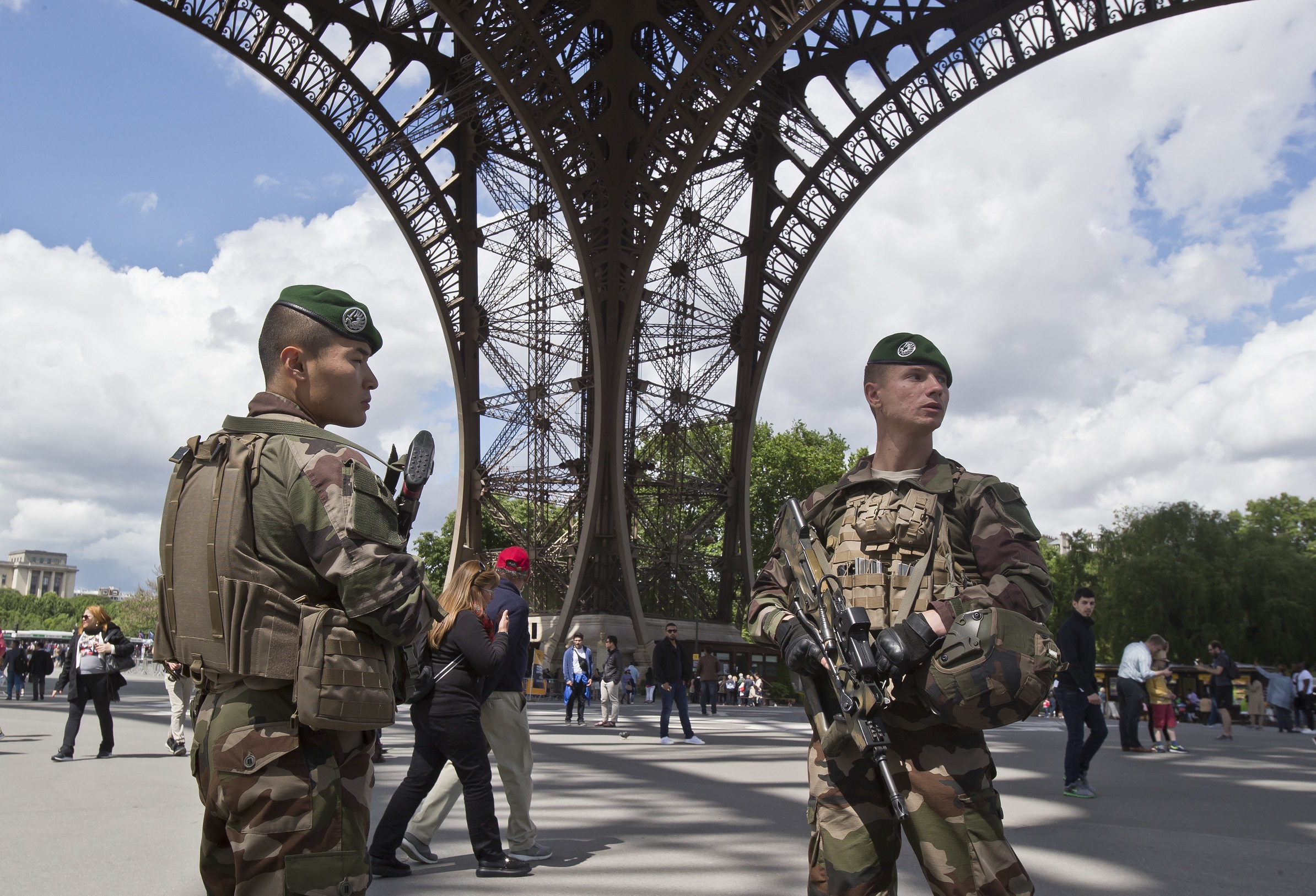 پیرس میں ’شدت پسند‘گرفتار: فرانسیسی وزیرداخلہ