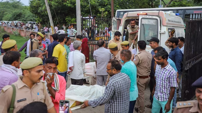 ہاتھرس میں بھگدڑ کی جانچ کے لیے سپریم کورٹ میں مفاد عامہ کی عرضی