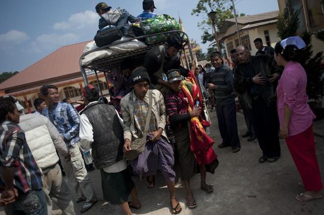 میانمار کے تین ہزار لوگ بھاگ کر چین پہنچے