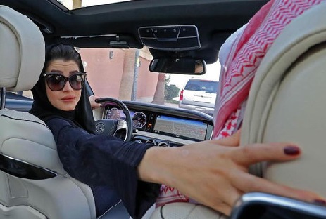خواتین کے ڈرائیونگ سیٹ پر بیٹھنے کی تاریخ کا اعلان:سعودی