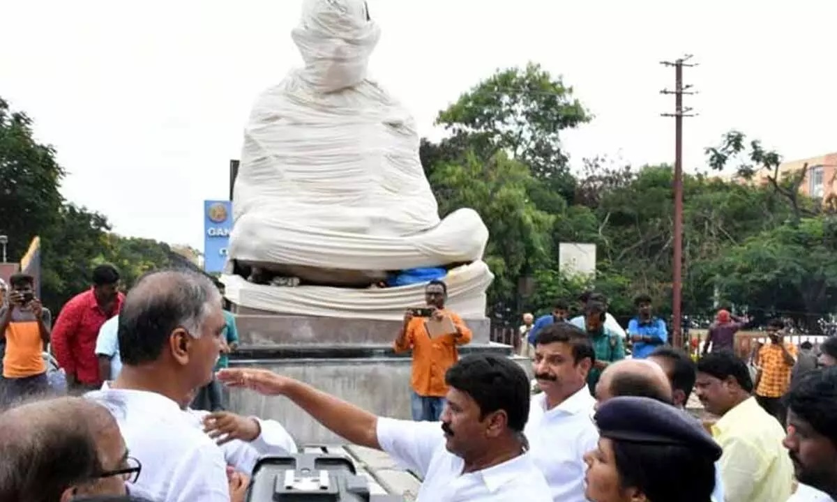 وزیراعلی تلنگانہ، گاندھی جی کے مجسمہ کی نقاب کشائی انجام دیں گے