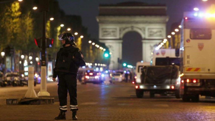 پیرس میں فائرنگ میں پولس اہلکار اور حملہ آور سمیت دو ہلاک، داعش نے لی ذمہ داری