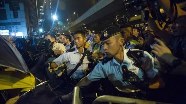 ہانگ کانگ کے دو قانون سازوں پر چین کی پابندی