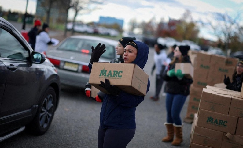 ٹرمپ انتظامیہ کو ملی غذائی امداد روکنے کی اجازت، لاکھوں امریکی متاثر