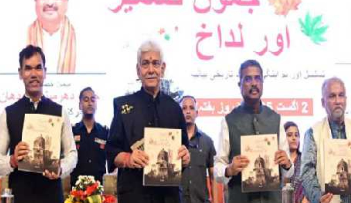 کشمیر کا مسئلہ قلم سے حل ہو گا، بندوق سے نہیں: دھر مندر پردھان