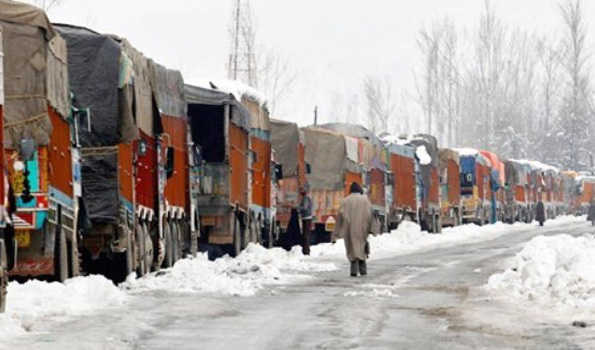لداخ سے جڑنے والی قومی شاہراہ برفباری کی وجہ سے بند