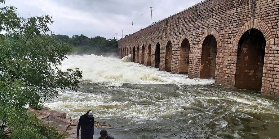 حیدرآباد کے حمایت ساگر کے مزید دو دروازے کھول دیئے گئے